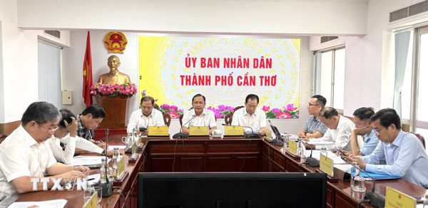 Cần Thơ rà soát, điều chỉnh tăng trưởng kinh tế quý 4 và năm 2026