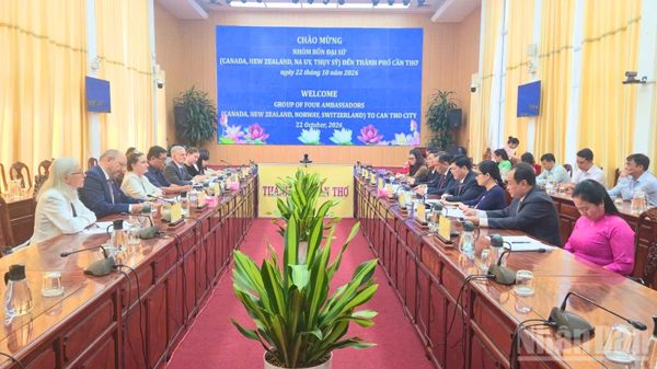 Cần Thơ tăng cường hợp tác quốc tế với Nhóm bốn Đại sứ tại Việt Nam