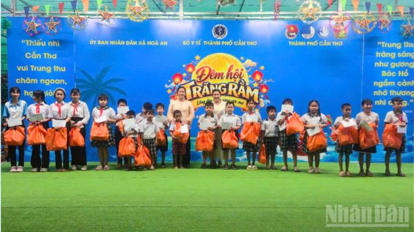 Cần Thơ tổ chức Đêm hội trăng rằm “Lồng đèn thắp sáng ước mơ”