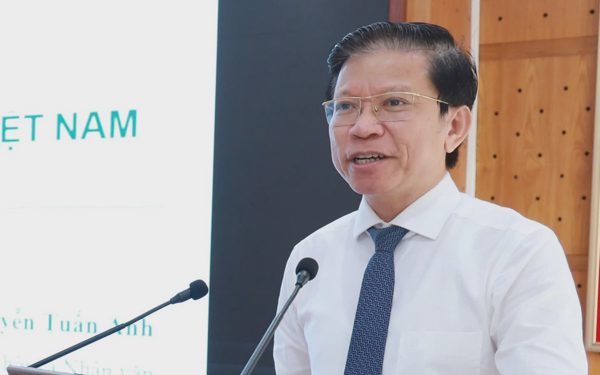 Cần yêu nước cả trên môi trường số