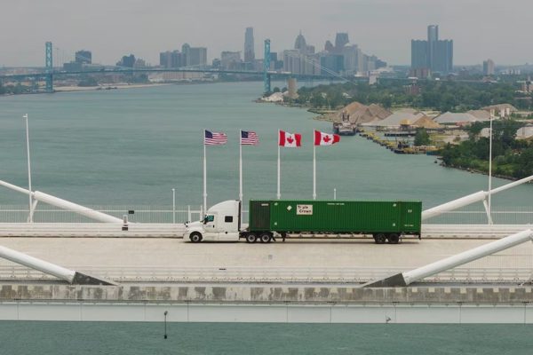 Canada áp thuế trả đũa lên 20 tỷ USD hàng hóa của Mỹ