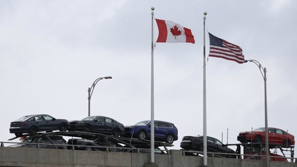Canada áp thuế trả đũa Mỹ