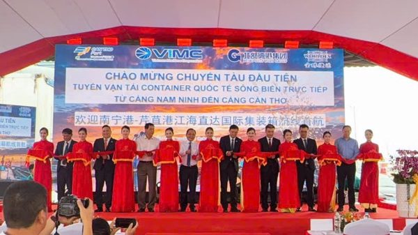 Cảng Cần Thơ đón chuyến tàu vận tải đầu tiên từ Cảng Nam Ninh