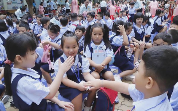 Căng thẳng vì trẻ 'vào lớp 1 mà chưa biết chữ'