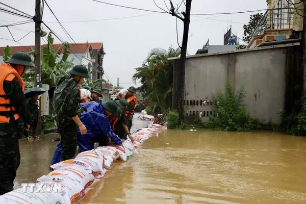 Cảnh báo lũ trên các sông ở Bắc Bộ và Thanh Hóa; mưa lớn từ Nghệ An đến thành phố Huế