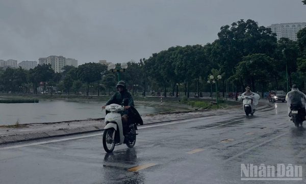 Cảnh báo mưa lớn từ Hà Tĩnh đến thành phố Đà Nẵng, cục bộ có nơi mưa rất to trên 250mm