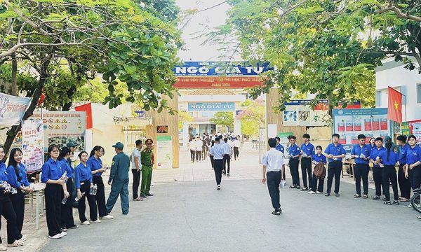 Cảnh cáo hiệu phó vụ thí sinh mang 'phao' vào phòng thi tốt nghiệp