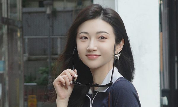 Cảnh Điềm đi làm đẹp sau khi bị tỷ phú kiện đòi sính lễ