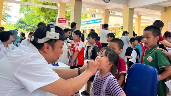 Cảnh giác cơn hen cấp ở trẻ những tuần đầu năm học