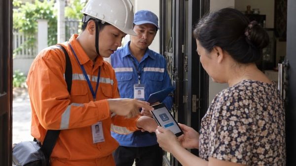 Cảnh giác với người giả danh nhân viên điện, nước