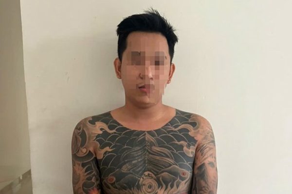 Cảnh sát đón lõng đường ra cửa khẩu, bắt nghi phạm vụ giết người ở Lâm Đồng
