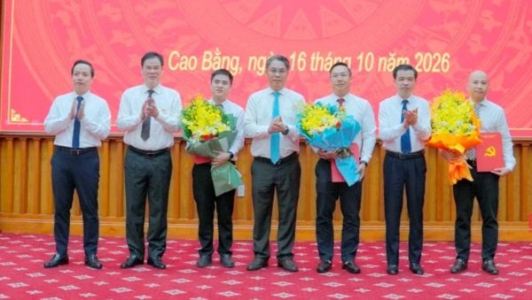 Cao Bằng bổ nhiệm hai giám đốc sở