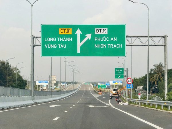 Cao tốc Bến Lức - Long Thành trước giờ thông tuyến