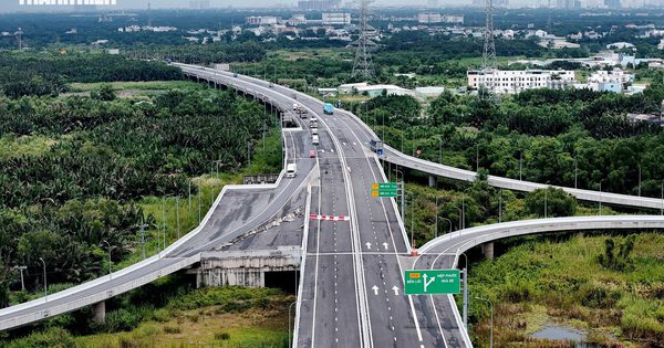 Cao tốc Bến Lức - Long Thành trước giờ thông xe toàn tuyến
