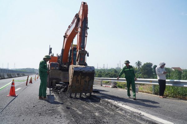 Cao tốc Biên Hòa - Vũng Tàu bị nứt mặt đường, nhà thầu khắc phục ra sao?