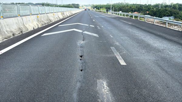 Cao tốc Biên Hòa - Vũng Tàu đang khai thác tạm hết xói lở đến nứt mặt đường