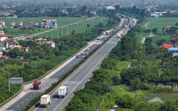 Cao tốc huyết mạch phía nam Hà Nội giảm tốc độ tối đa xe chạy từ 120km/h xuống 100km/h