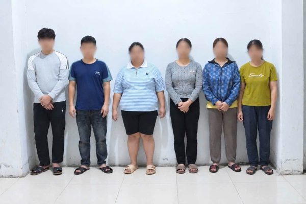'Cặp đôi thông gia' bị khởi tố: Bức xúc không phải 'giấy phép' để gây rối