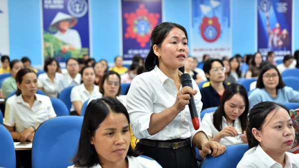 Cập nhật chính sách, pháp luật và kỹ năng số để phát triển người tham gia bảo hiểm xã hội, bảo hiểm y tế ở Hà Nội
