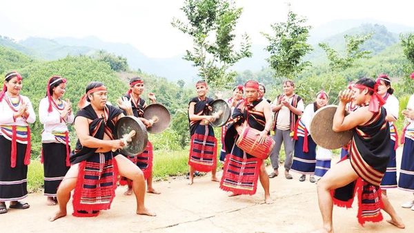 Cấp thiết bảo tồn di sản văn hóa trước nguy cơ mai một