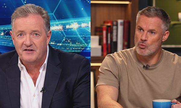 Carragher khẩu chiến với Piers Morgan vì Ronaldo