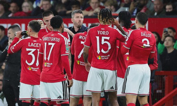 Carrick: 'Trận thua Brighton thật không thể chấp nhận nổi'