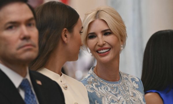 Câu chuyện đằng sau bộ đầm Ivanka Trump mặc trong lễ đón ông Tập