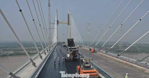Cầu dây văng thuộc top cao nhất Việt Nam băng băng về đích