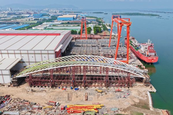Cầu đi bộ qua sông Sài Gòn dự kiến hợp long ngày 21/10