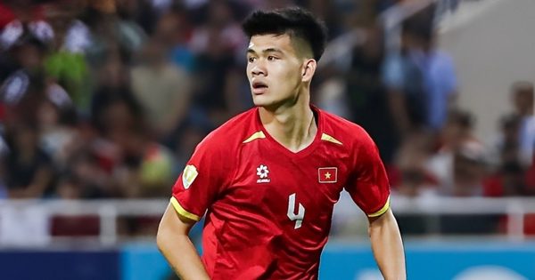 Cầu thủ tuyển Việt Nam cao gần 2 m nổi bật ở khai mạc ASIAD 2026
