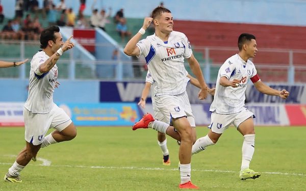 Cầu thủ Việt kiều Đan Mạch tỏa sáng giúp Khánh Hòa nhấn chìm CLB Công An Nhân Dân