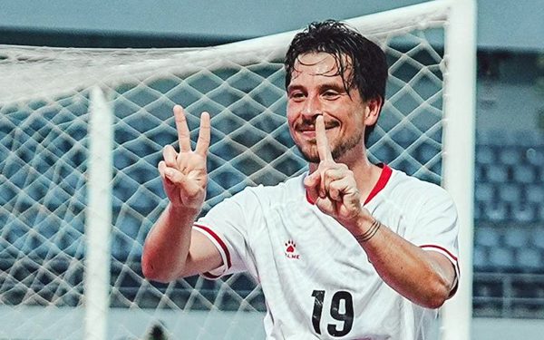 CĐV CLB hàng đầu Indonesia nổi giận đòi biểu tình sau cú 'bóc phốt' của ngôi sao nhập tịch
