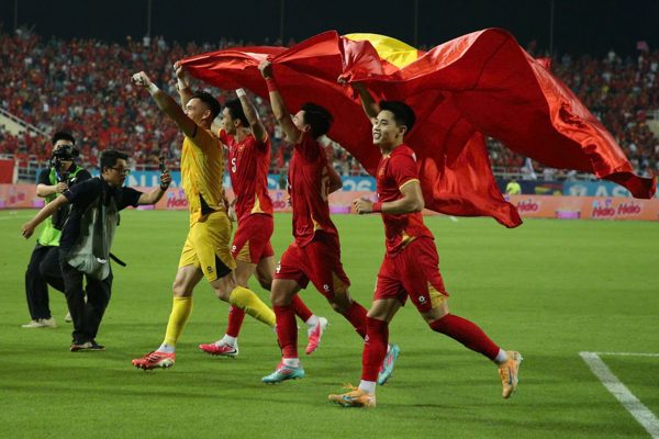 CĐV Đông Nam Á phát sốt vì chức vô địch ASEAN Cup của tuyển Việt Nam