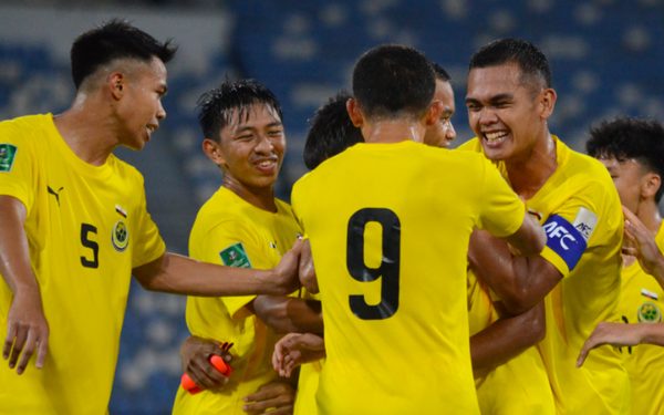 CĐV Đông Nam Á: Thái Lan khát danh hiệu khi mời Brunei dự King's Cup