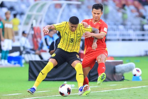 CĐV Malaysia phấn khích khi đội nhà xóa dớp trước tuyển Việt Nam