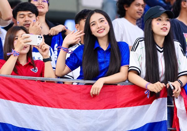 CĐV Thái Lan: 'Thắng Việt Nam lúc nào cũng mang lại cảm xúc tuyệt vời nhất'
