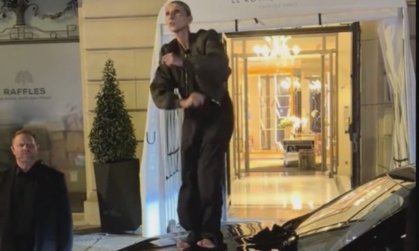 Celine Dion gây sốt khi hát, nhảy trên nắp ca-pô