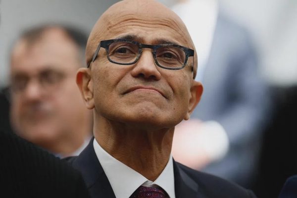 CEO Microsoft kêu gọi thiết kế “phanh khẩn cấp” cho AI
