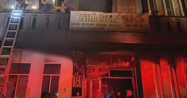 Cháy nhà nghỉ ven biển Đà Nẵng, 28 người mắc kẹt được cứu