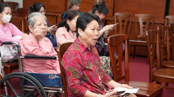 Chăm sóc tinh thần người bệnh bằng âm nhạc