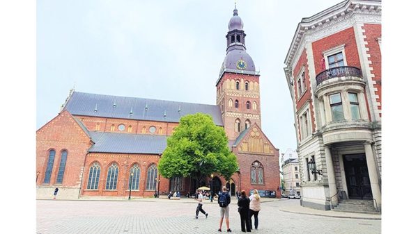 “Chạm” vào Latvia trong những đêm trắng