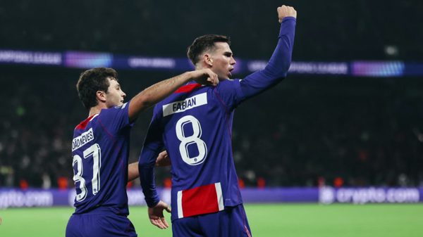 Champions League: Paris Saint-Germain thắng Barcelona 4-2, Liverpool ngược dòng nghẹt thở