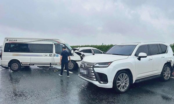 Chặn đầu xe trên cao tốc Pháp Vân - Cầu Giẽ gây tai nạn liên hoàn