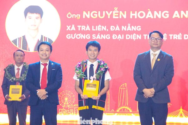 Chàng trai 18 tuổi khát vọng đem tri thức đổi thay bản nghèo