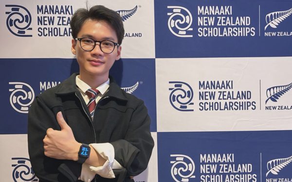 Chàng trai gây quỹ bảo tồn tê tê, giành học bổng toàn phần New Zealand