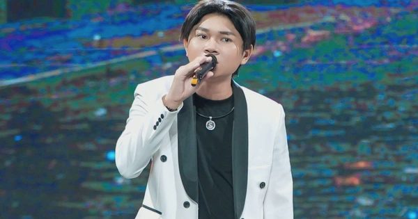 Chàng trai hát 'Tình bơ vơ' khiến Phương Trinh Jolie 'sửng sốt' vì giống Trường Vũ