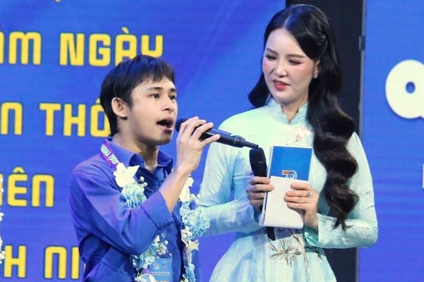 Chàng trai mắc hội chứng Tics trở thành nhà sáng tạo nội dung số triệu view