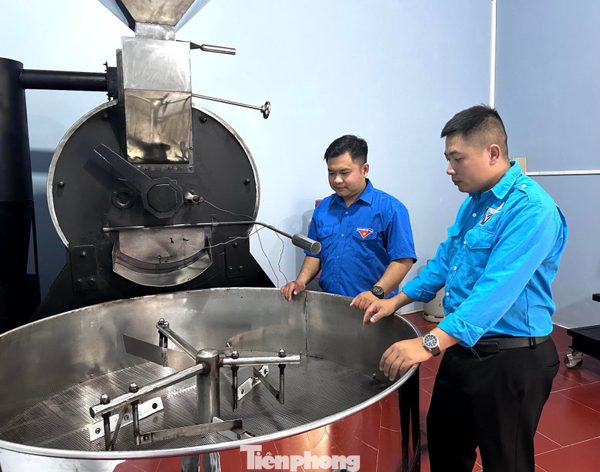 Chàng trai nâng tầm hạt cà phê quê hương