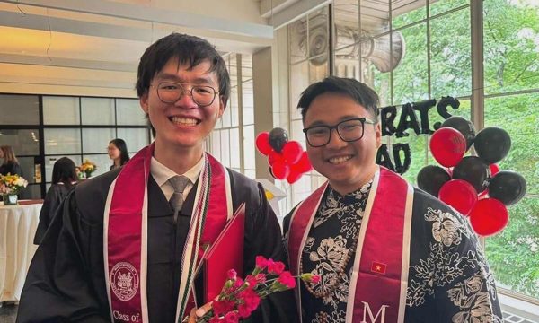 Chàng trai Việt giành 'cú đúp' giải thưởng ở đại học số 1 thế giới