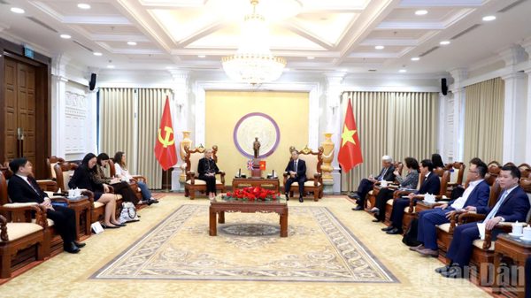 Chánh án Tòa án nhân dân tối cao tiếp Chủ tịch Hội đồng Luật sư Vương quốc Anh và xứ Wales